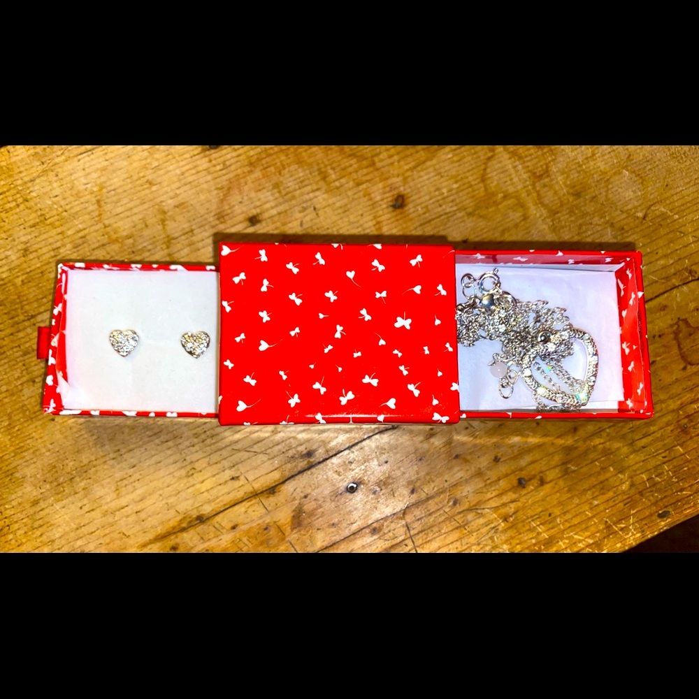 Avon Necklace and Earrings Set